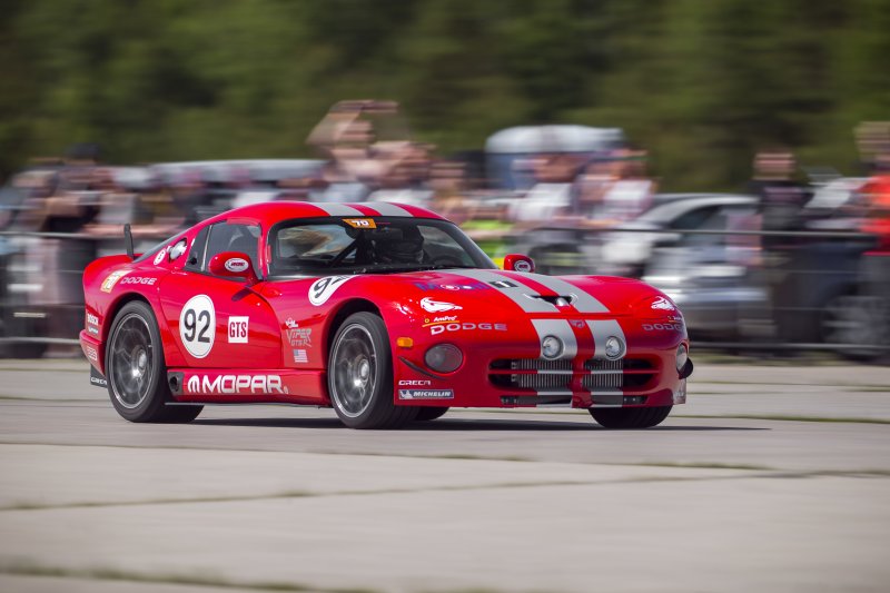 http://www.onemile.ee/fotod/Roul_Liidemann_Dodge_Viper_GTS_362kmh.jpg